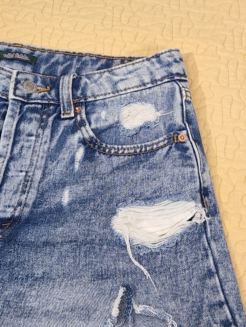 Wild Fable Acid Wash Hi Rise disstressed denim jean shorts size 4 - Picture 2 of 7